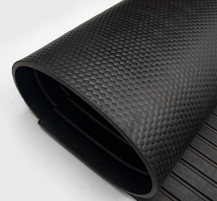 Equine Mat Hammer right 3@2x Terrain Floorings Equine Mat Hammer Right View